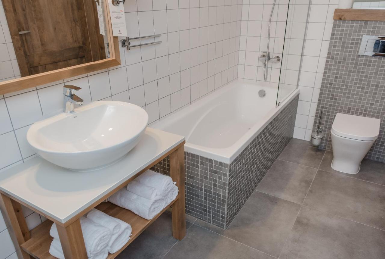 Hotel Naturum Milicz Buitenkant foto