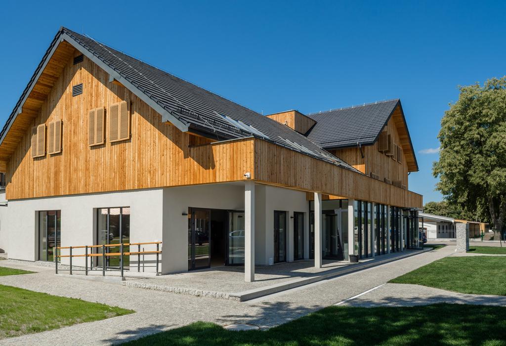 Hotel Naturum Milicz Buitenkant foto