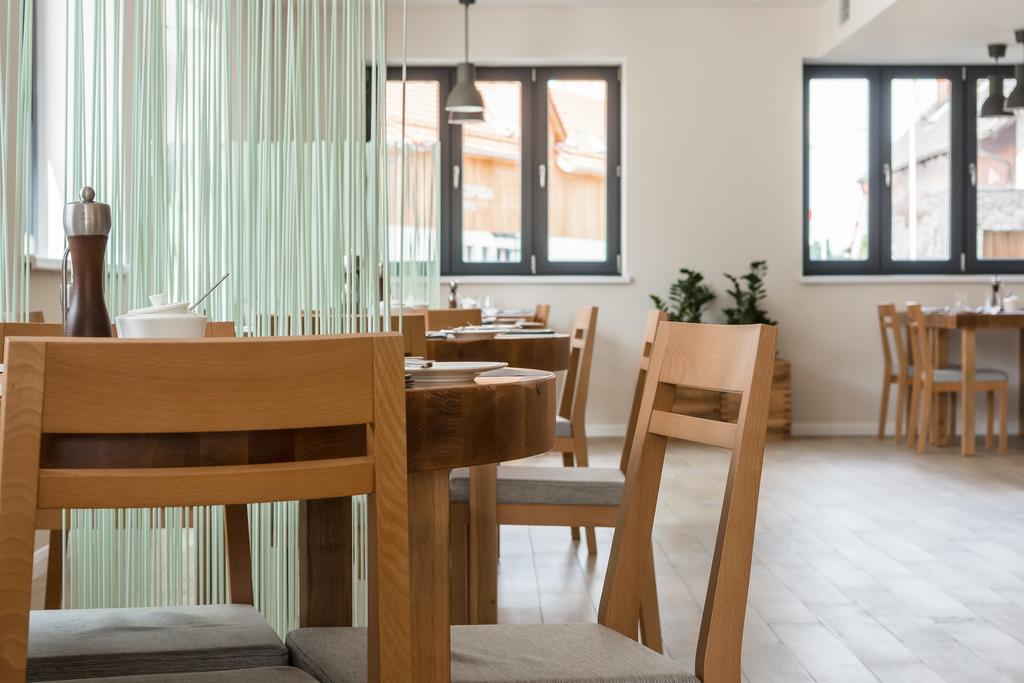 Hotel Naturum Milicz Buitenkant foto
